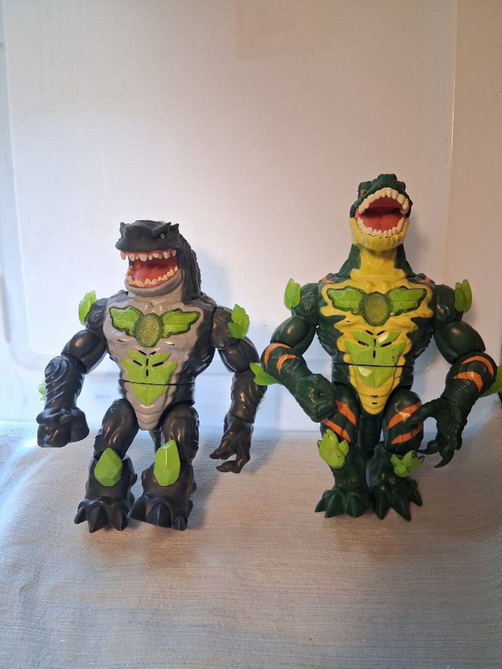 Mr. Beast Lab Shark Mayhem Megashark Shark Dino T-Rex Action Large Figure set